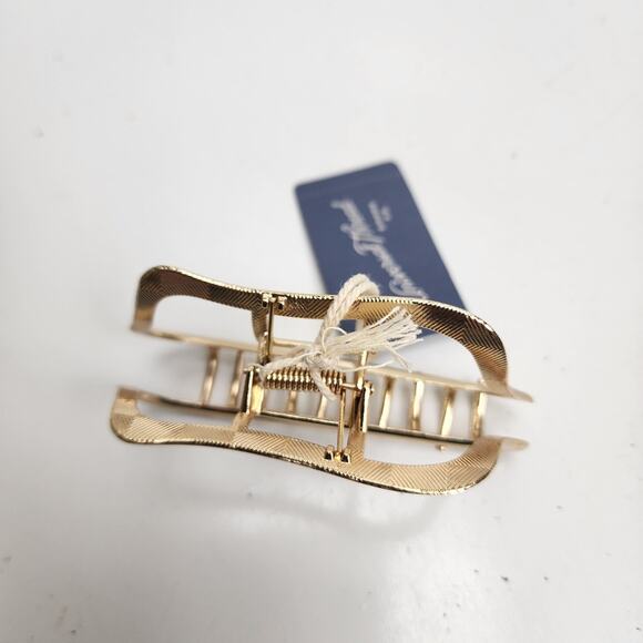 Target Universal Thread Gold-Toned Metal Hair Claw Clip Heavy Tight Grab NWT - Picture 3 of 4